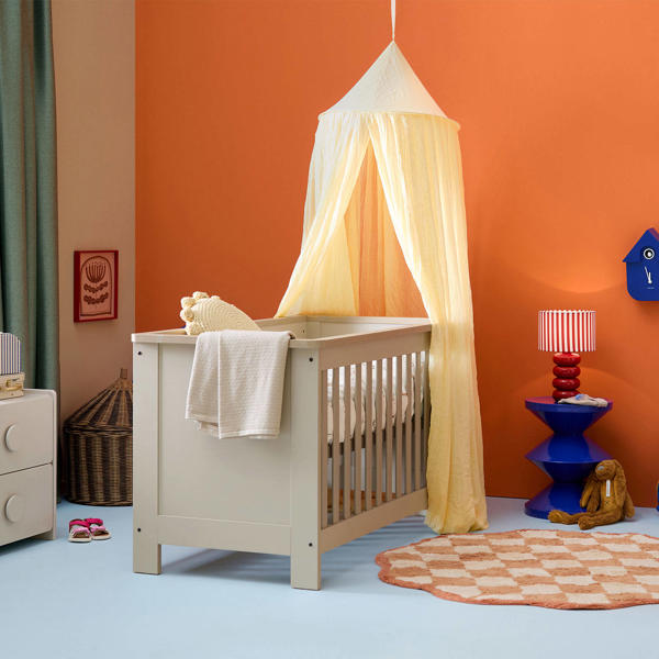het babykamertje voorbereiden