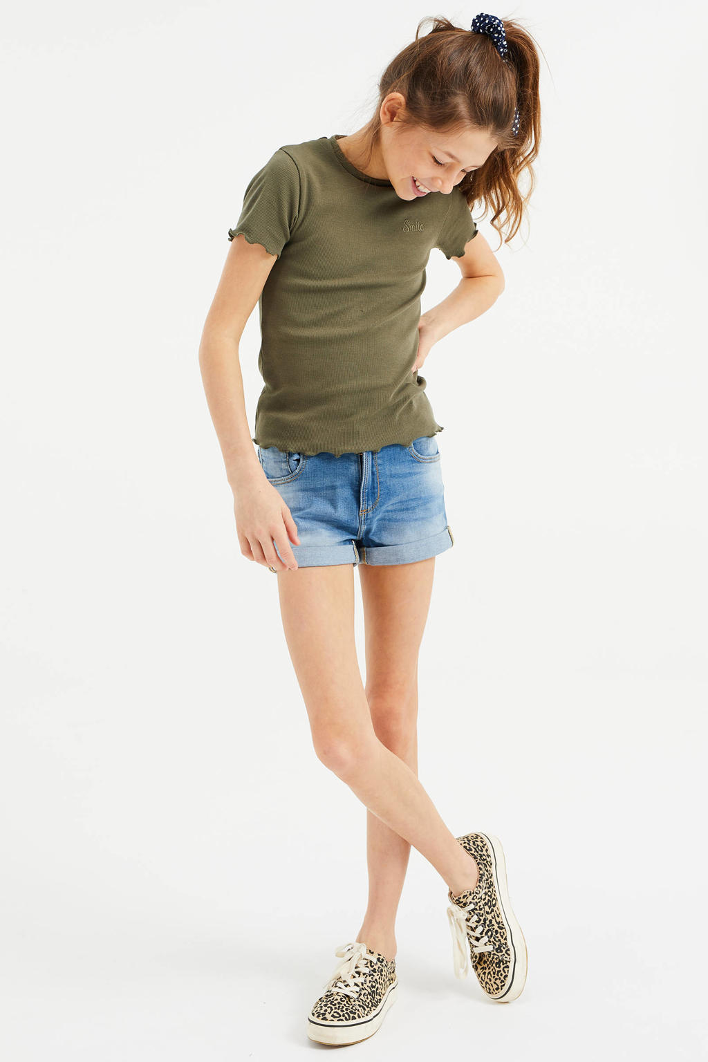 Olijfgroene meisjes WE Fashion ribgebreid T-shirt van katoen met korte mouwen, ronde hals en borduursels