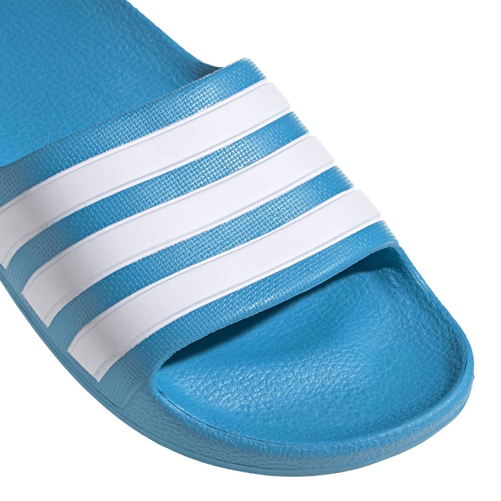 Adidas 2024 badslippers lichtblauw