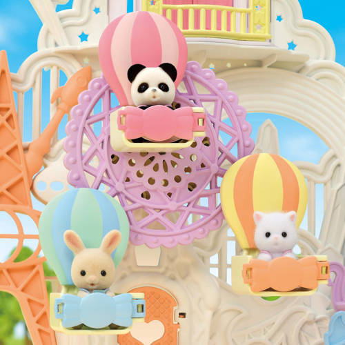 Sylvanian Families Baby pretpark Speelfiguur | Speelfiguur van