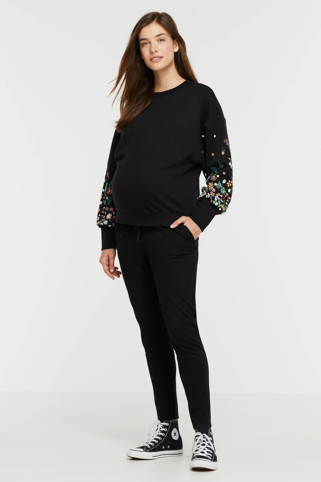 Zwarte dames ONLY MATERNITY low waist loose fit broek van viscose met elastische tailleband met koord en effen