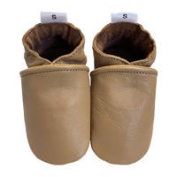 thumbnail: Camelkleurige jongens en meisjes Babysteps leren babyslofjes met effen