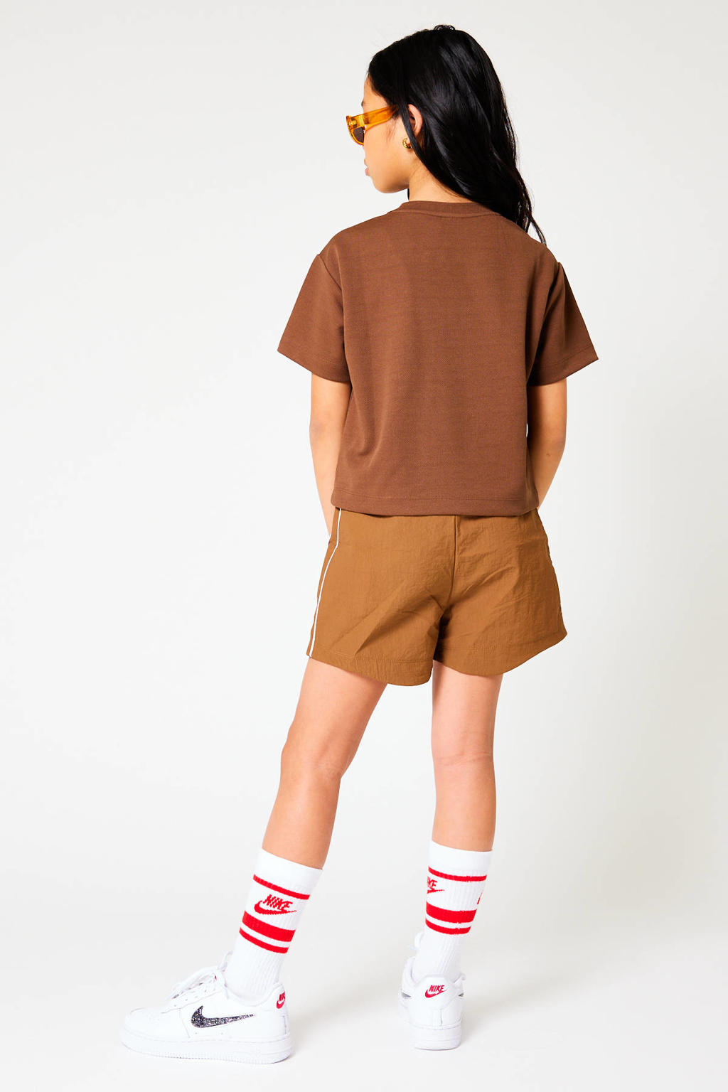 Bruine meisjes CoolCat Junior T-shirt Elodie CG van polyester met tekst print, korte mouwen en ronde hals