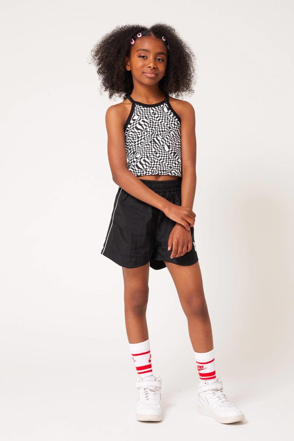 Zwart en witte meisjes CoolCat Junior top Gwen CG van stretchkatoen met all over print, spaghettibandjes en halterkraag