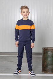 thumbnail: Blauw, donkerblauw en oranje jongens TYGO & vito sweater met meerkleurige print, lange mouwen en ronde hals