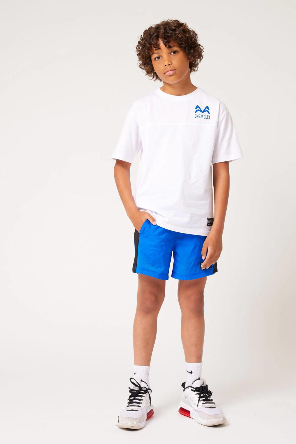 Wit en blauwe jongens CoolCat Junior T-shirt Eace CB van katoen met tekst print, korte mouwen en ronde hals