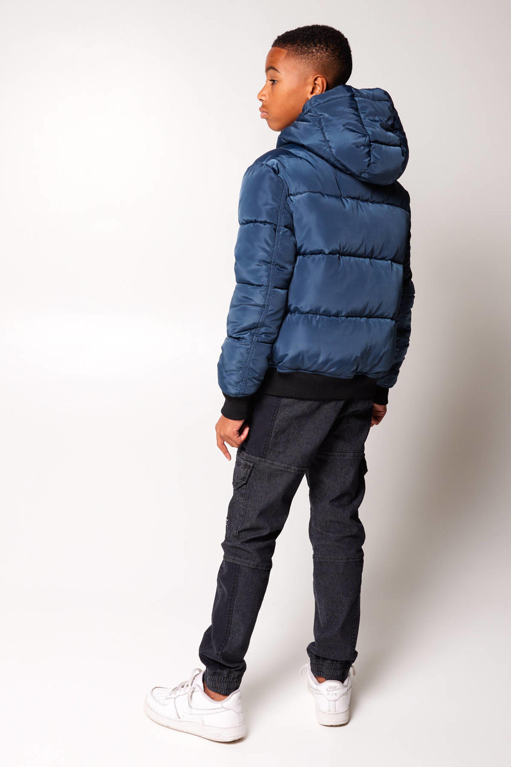 CoolCat Junior gewatteerde winterjas Jake met printopdruk donkergrijs ...