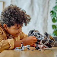 thumbnail: LEGO Star Wars TIE Bomber, Starfighter Bouwpakket met Darth Vader en Gonk Droid 75347