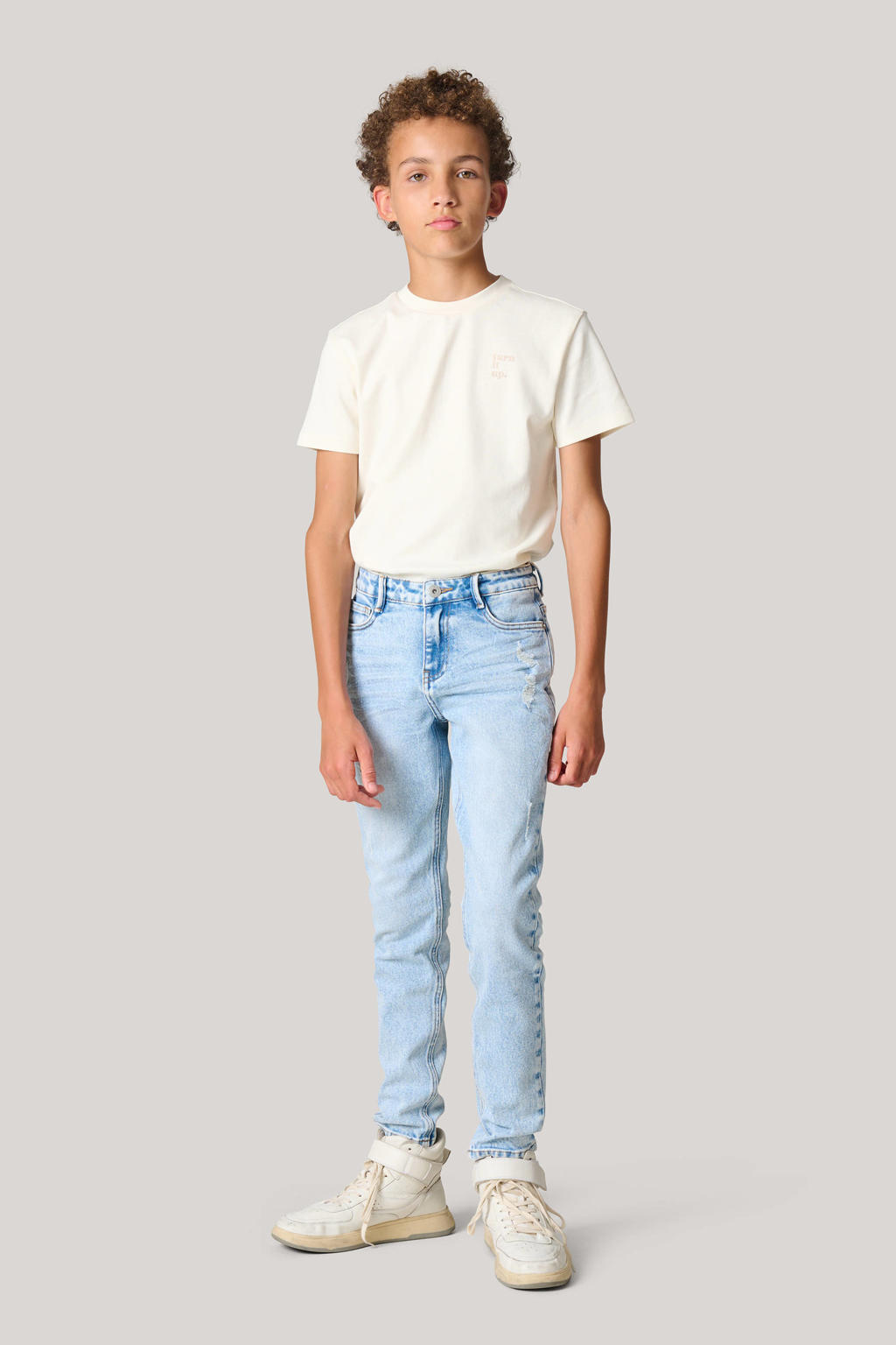 Light blue denim jongens Shoeby tapered fit jeans van denim met regular waist, rits- en knoopsluiting en effen