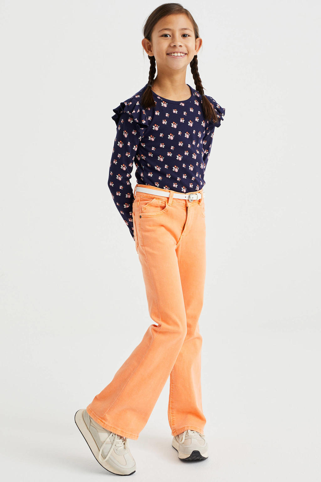 Oranje meisjes WE Fashion flared jeans van stretchkatoen met regular waist en rits- en knoopsluiting