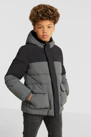 thumbnail: Grijs en zwarte jongens anytime gewatteerde winterjas van polyamide met meerkleurige print, lange mouwen, capuchon en ritssluiting