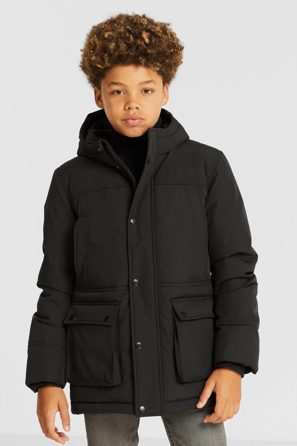 Zwarte jongens anytime gewatteerde winterjas van polyamide met meerkleurige print, lange mouwen, capuchon en ritssluiting