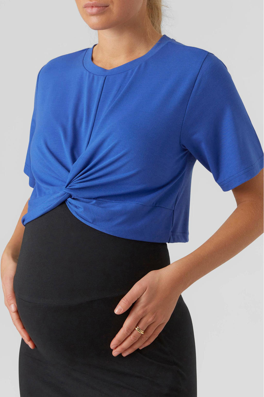 Blauwe dames MAMALICIOUS crop zwangerschapstop van gerecycled polyester met korte mouwen en ronde hals