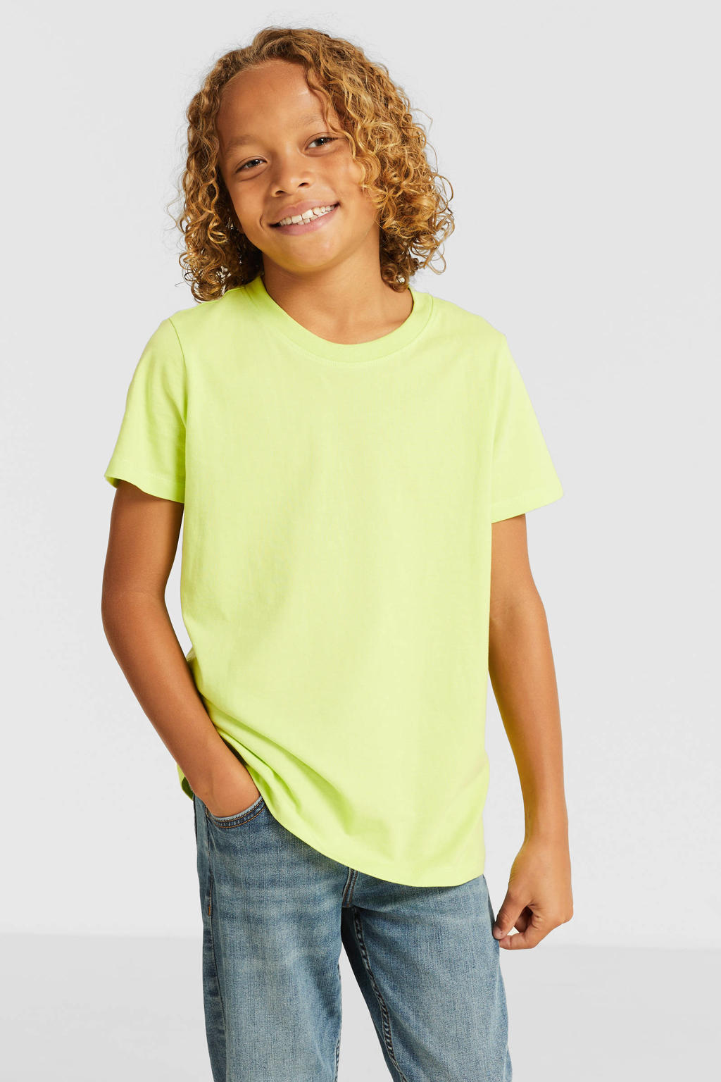 Limegroene jongens anytime T-shirt van katoen met effen, korte mouwen, ronde hals en geweven detail