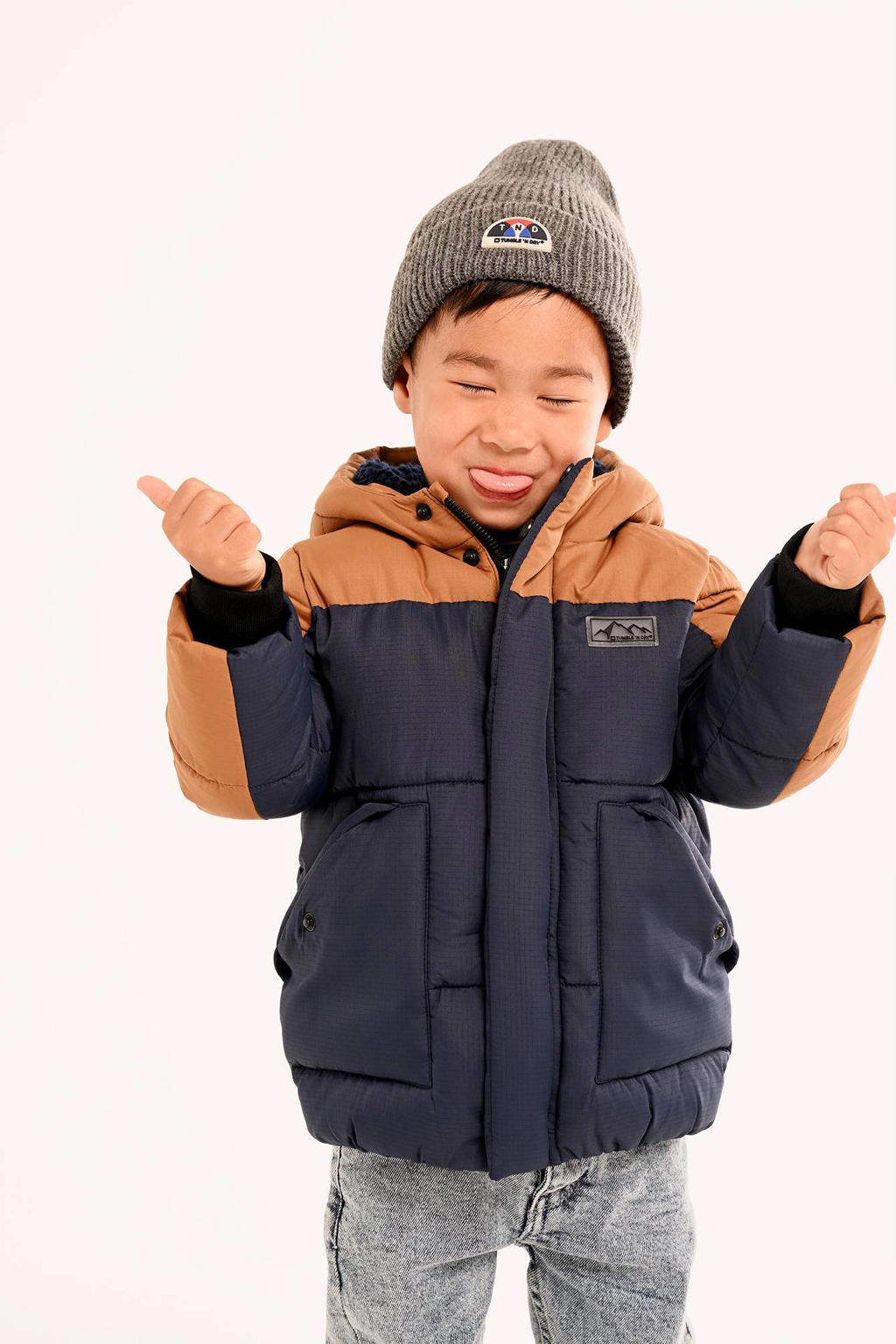 Bruin en donkerblauwe jongens Tumble 'n Dry Lo gewatteerde winterjas Davos van polyester met meerkleurige print, lange mouwen en rits- en drukknoopsluiting