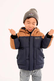 thumbnail: Bruin en donkerblauwe jongens Tumble 'n Dry Lo gewatteerde winterjas Davos van polyester met meerkleurige print, lange mouwen en rits- en drukknoopsluiting