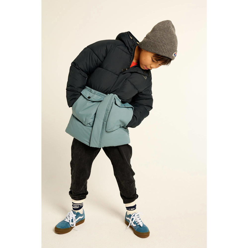 Grijs en donkerblauwe jongens Tumble 'n Dry Mid gewatteerde winterjas Gstaad van polyester met meerkleurige print, lange mouwen en rits- en drukknoopsluiting