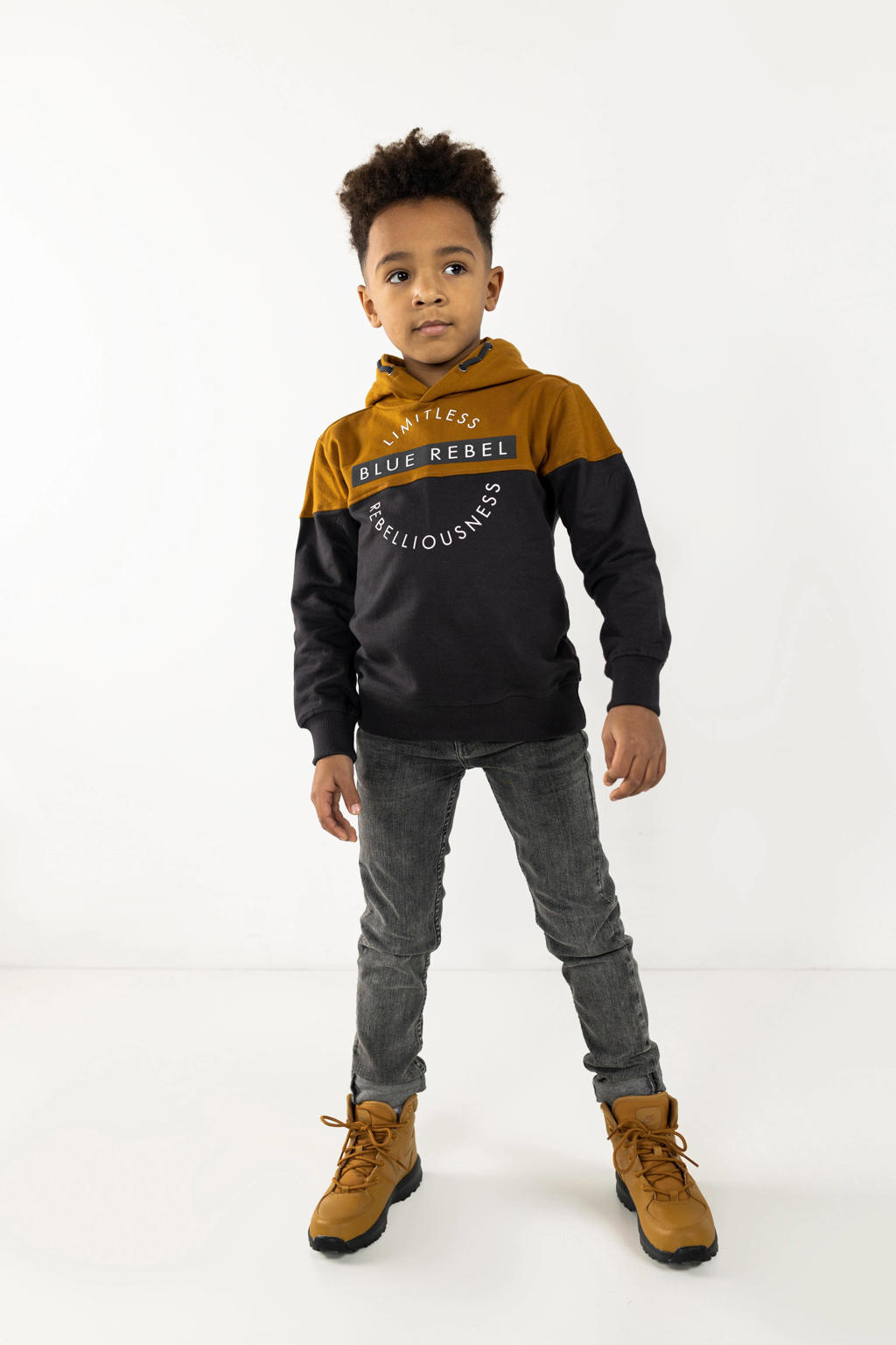 Zwart en gouden jongens Blue Rebel sweater Humphry goudbruin met printopdruk, lange mouwen, capuchon en geribde boorden