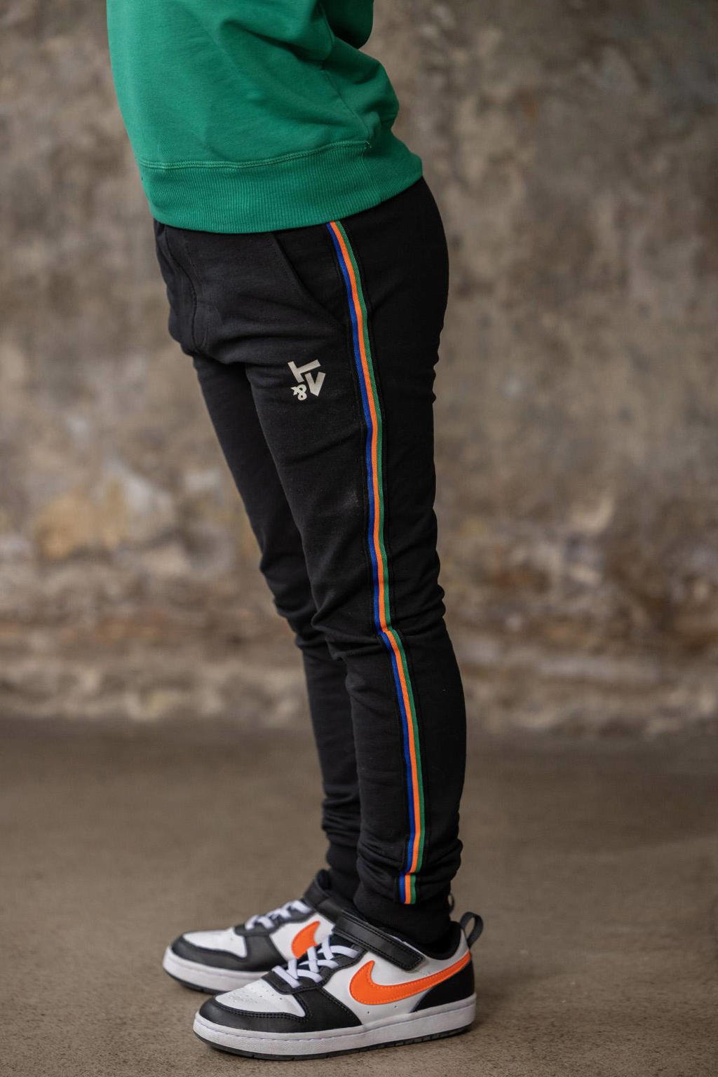 Zwarte jongens TYGO & vito slim fit joggingbroek Bas van duurzame sweatstof met regular waist en elastische tailleband