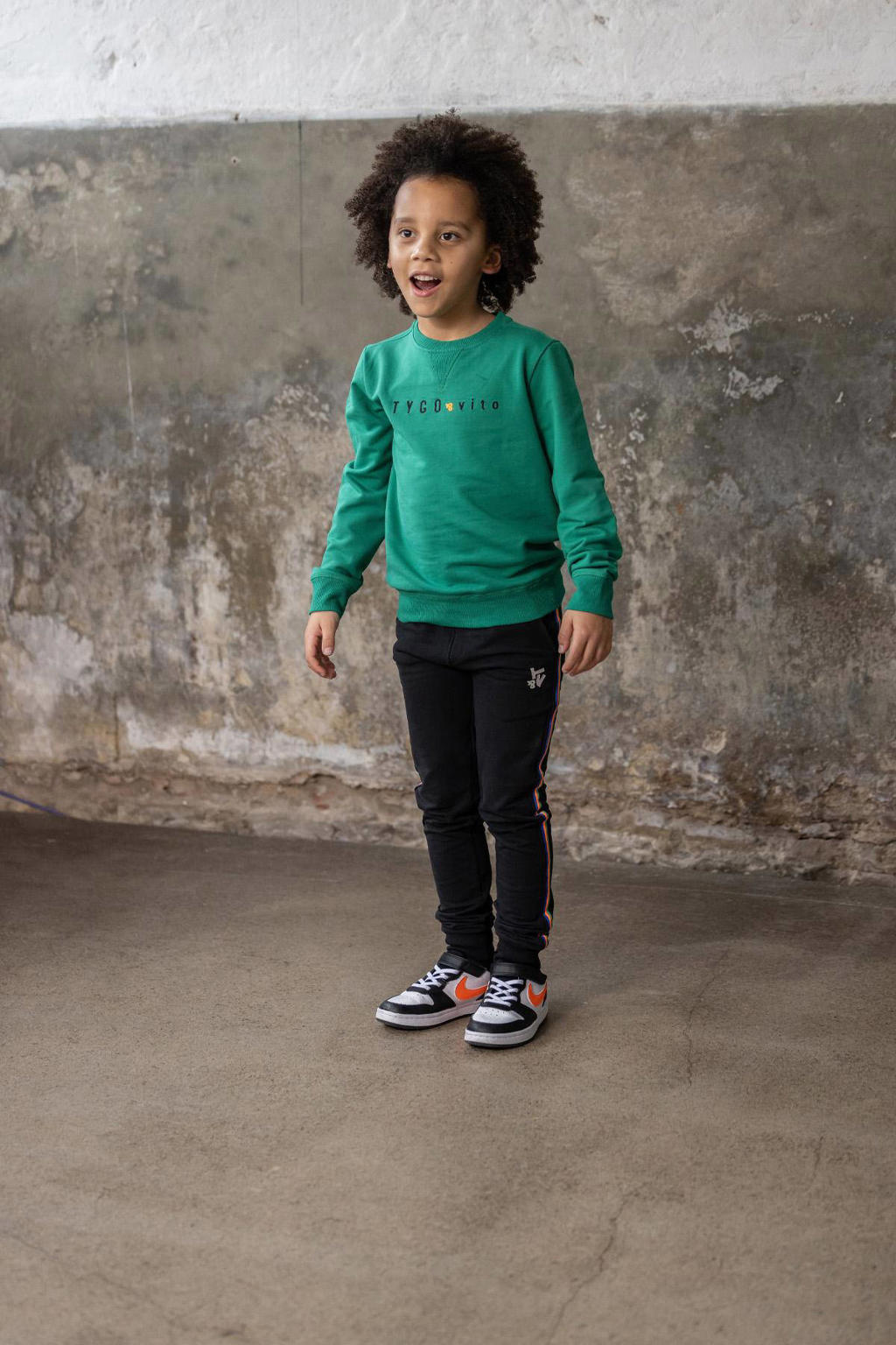 TYGO & vito slim fit joggingbroek Bas met zijstreep zwart