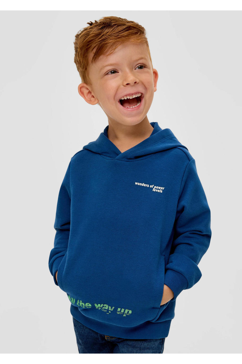 Blauwe jongens s.Oliver hoodie van sweat materiaal met tekst print, lange mouwen, capuchon en geribde boorden