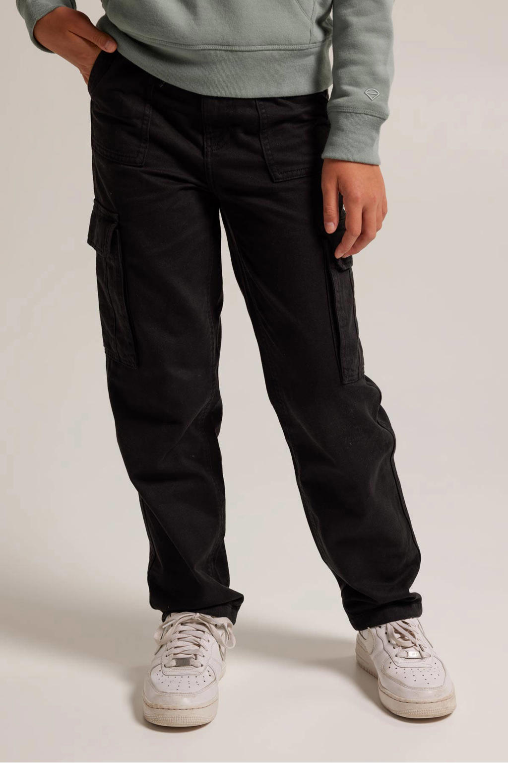 Zwarte meisjes America Today straight fit cargobroek Paloma JR van katoen met rits- en knoopsluiting en effen