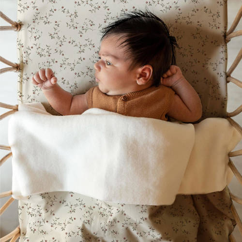 Yumi Baby wiegdeken Apple Branches Babydeken Beige All over print