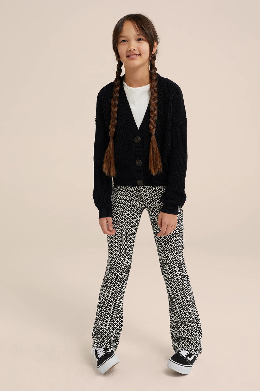 Zwart en witte meisjes WE Fashion flared broek van viscose met elastische tailleband