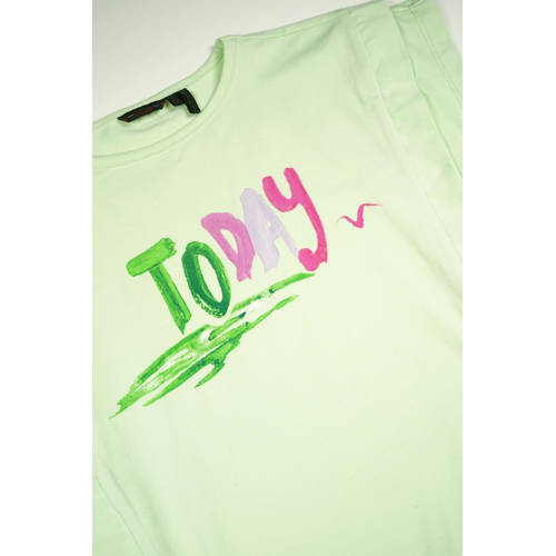 NONO T-shirt Kiam met tekst lichtgroen Meisjes Katoen Ronde hals Tekst 104