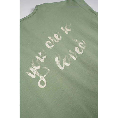 NONO T-shirt Kamelle met backprint en ruches saliegroen Meisjes Stretchkatoen Ronde hals 104