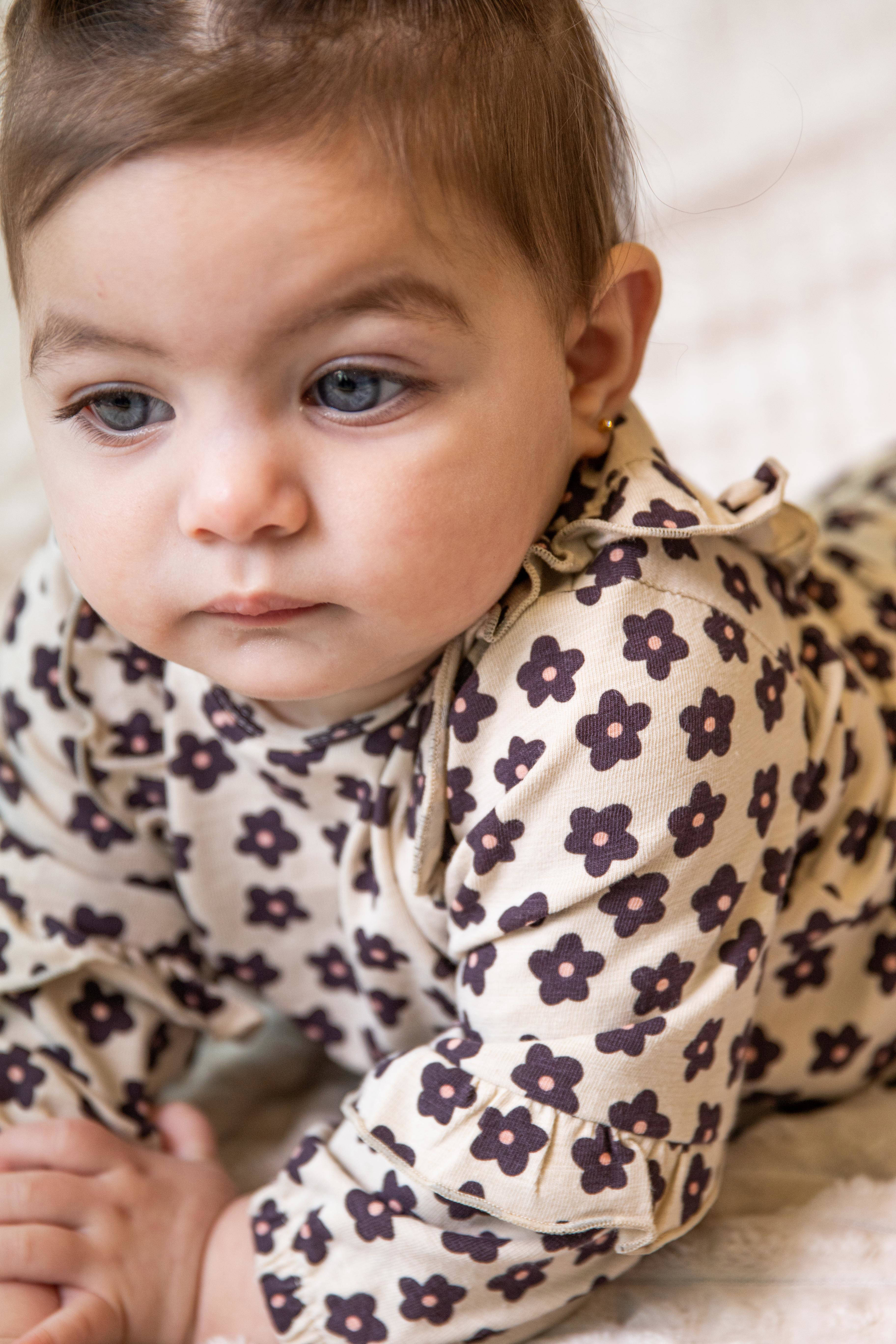 BESS baby gebloemde longsleeve beige bruin kleertjes