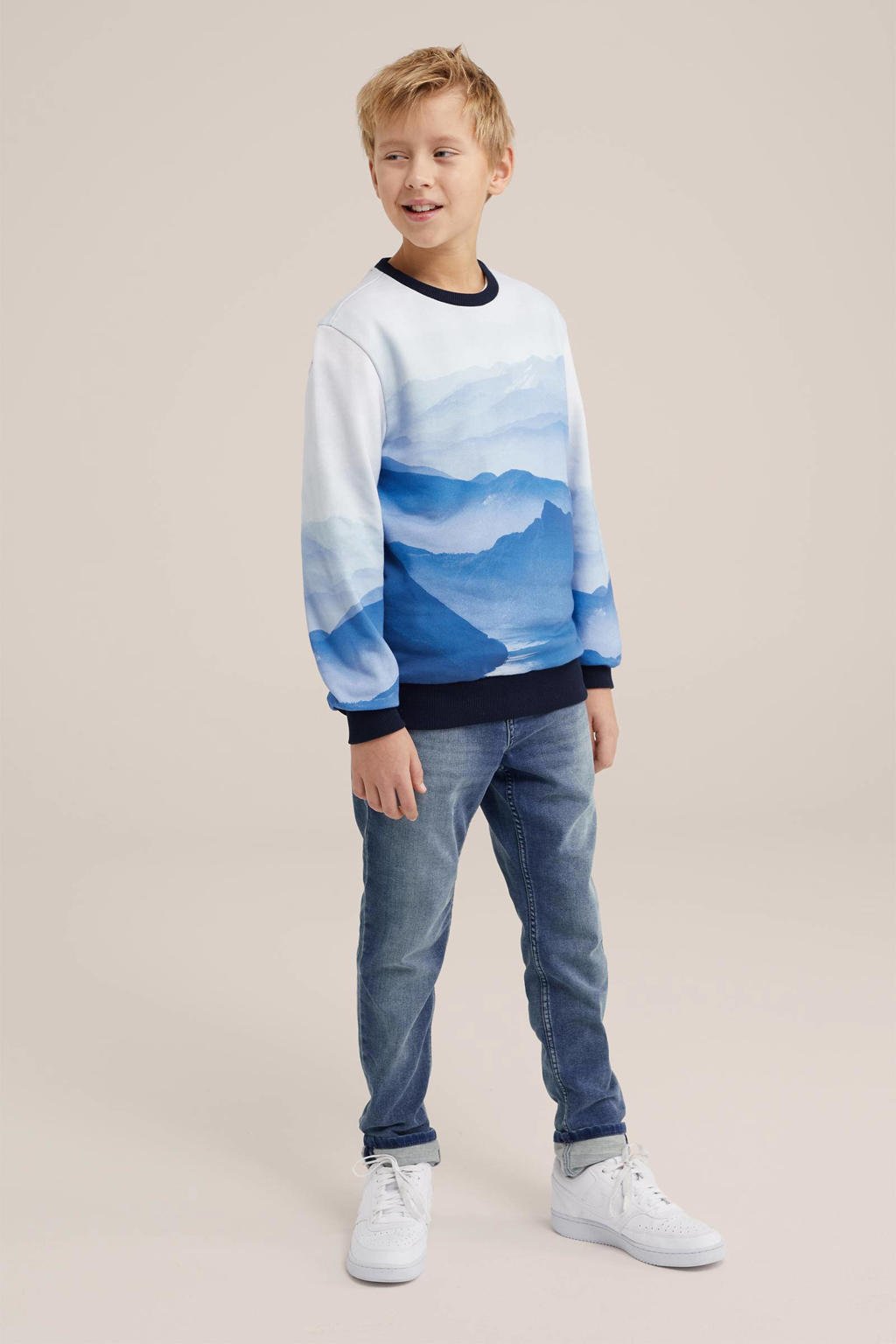 WE Fashion sweater met all over print blauw/wit