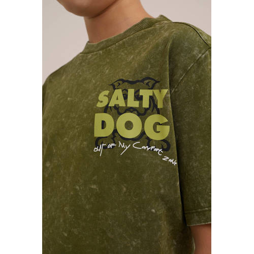 WE Fashion T-shirt met tekst groen Jongens Katoen Ronde hals Tekst 110 116