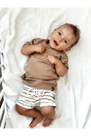 thumbnail: Bruine jongens Babystyling baby sweatshort offwhite van stretchkatoen met elastische tailleband met koord