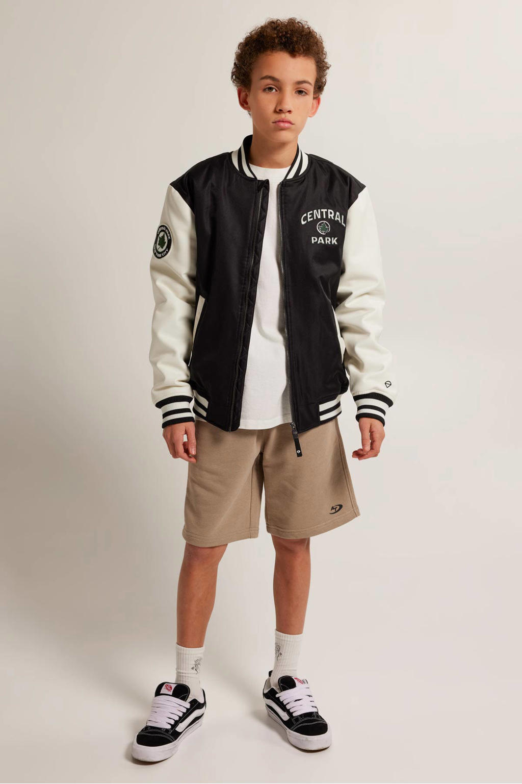 Mil-Tec NY Baseball jas met patch zwart Mil-Tec NY Baseball jas met patch zwart