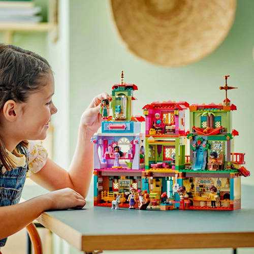 Lego Disney Het magische huis van de familie Madrigal 43245 Bouwset