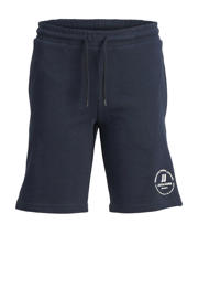 thumbnail: Donkerblauwe jongens JACK & JONES JUNIOR sweatshort met slim fit, regular waist, elastische tailleband met koord en printopdruk