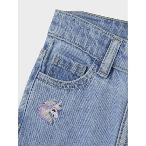 name it MINI loose fit jeans NMFBELLA met all over print en borduursels light blue denim Blauw Meisjes Stretchdenim 86