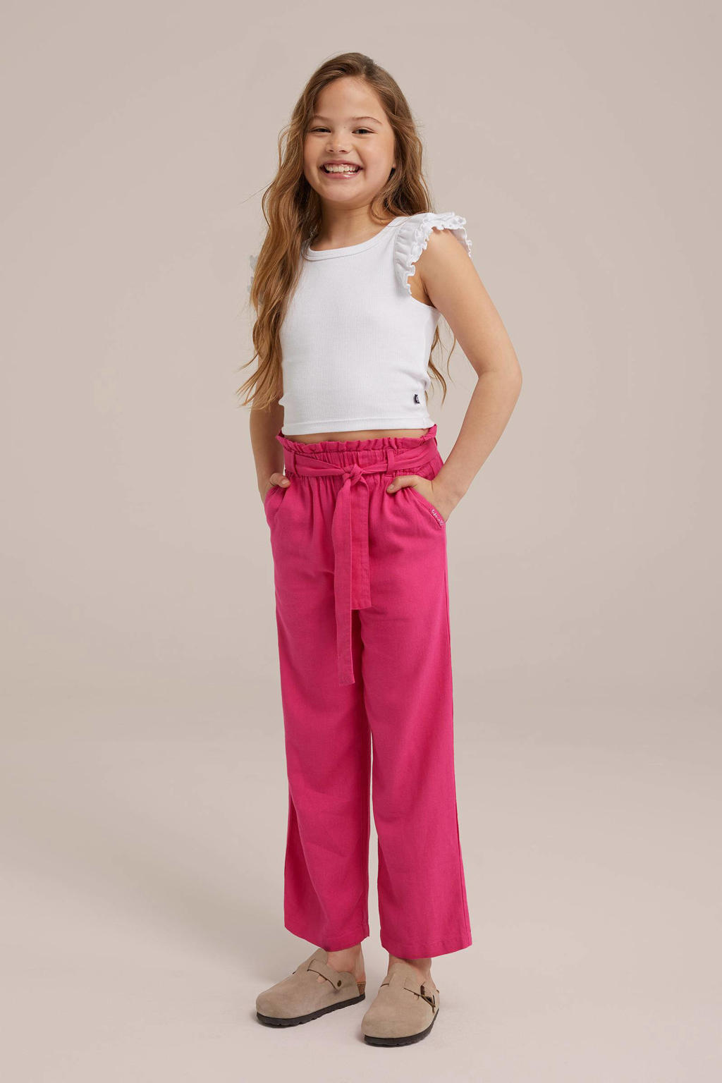 Roze meisjes WE Fashion gestreepte straight fit broek van viscose met elastische tailleband met koord