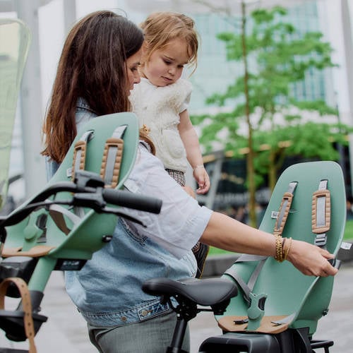 Urban Iki Ta-Ke fietsstoeltje achter Icho Green Kurumi Brown Groen