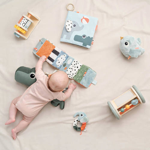Done by Deer Tummy time soft book Deer friends Colour mix Boekje