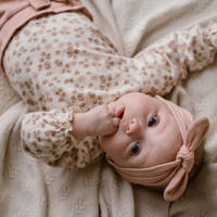 thumbnail: Dirkje baby longsleeve met all over print en ruches lichtbruin/roze/ecru