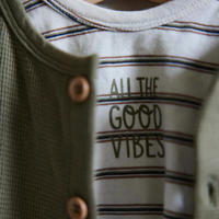 thumbnail: Dirkje vest + longsleeve + broek groen/offwhite