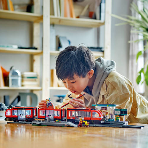 Lego City Stadstram en station speelgoedset 60423 City Trains Bouwset