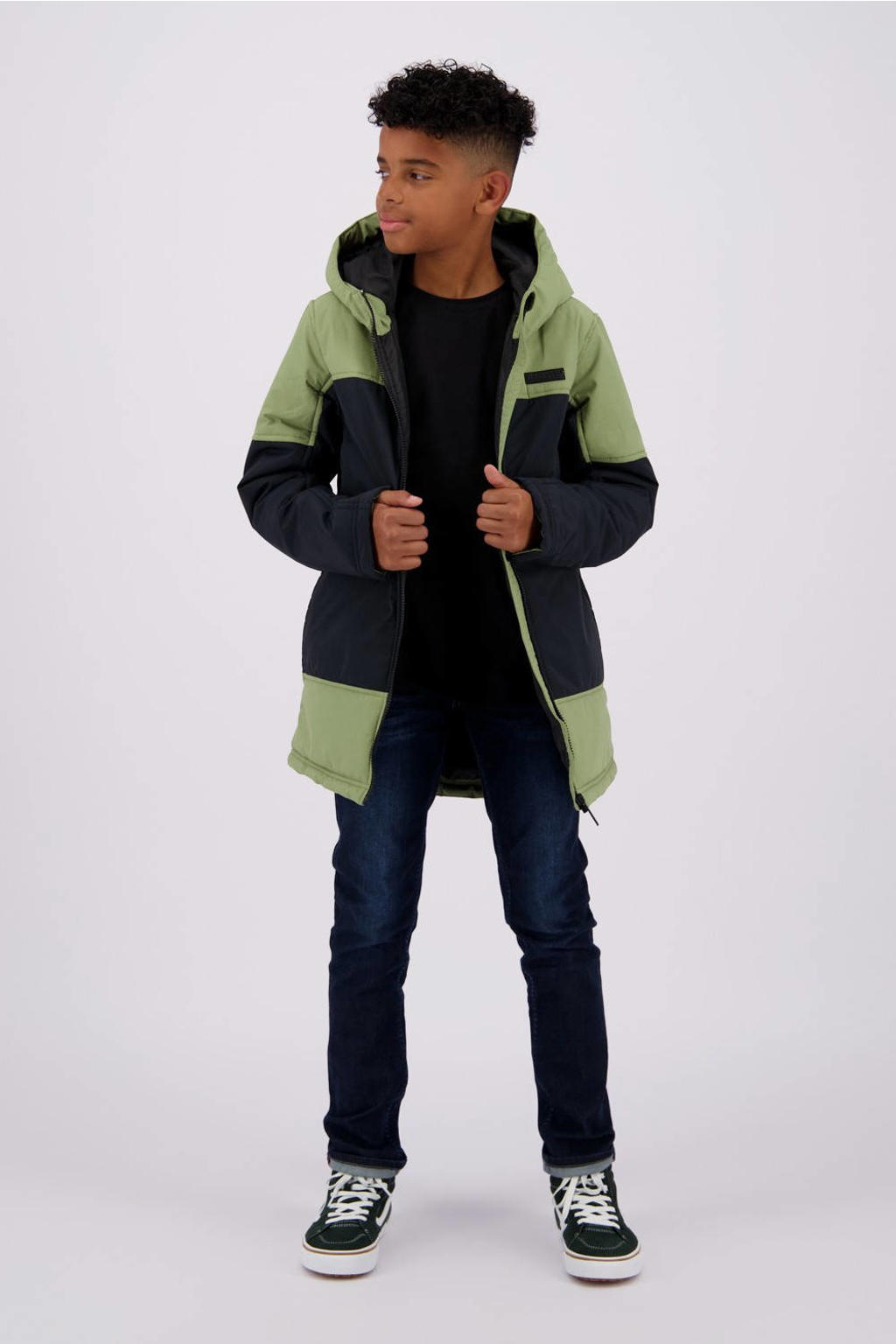 Groen, olijfgroen en zwarte jongens Raizzed gewatteerde winterjas Tauton van nylon met meerkleurige print, lange mouwen, capuchon en ritssluiting
