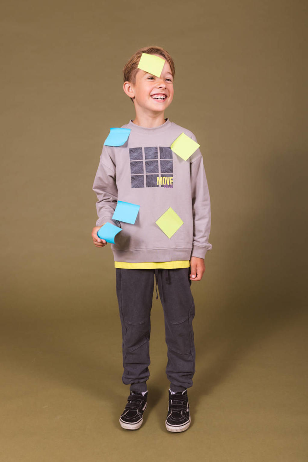 Grijze jongens Quapi sweater met printopdruk, lange mouwen, ronde hals en geribde boorden