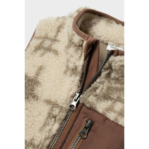 name it MINI gilet NMMNAK met all over print beige bruin Jongens Teddy Ronde hals 110