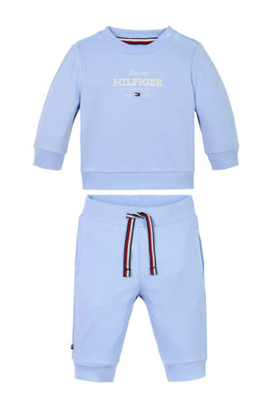 sweater + broek lichtblauw