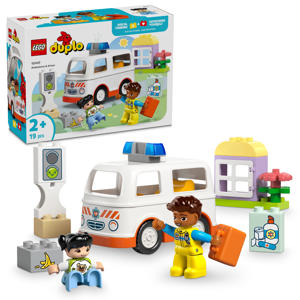 Ambulance met chauffeur voor fantasiespel 10447
