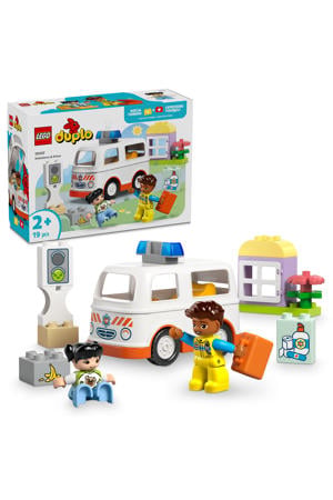 Ambulance met chauffeur voor fantasiespel 10447